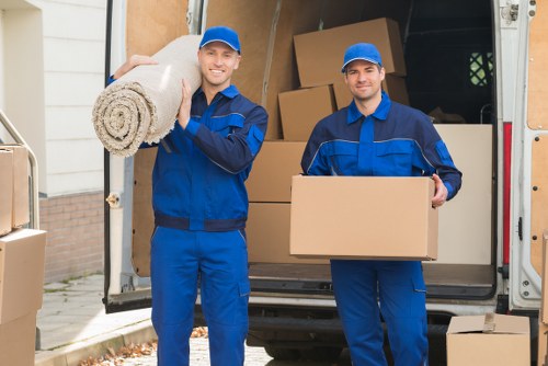 Secure storage units and moving support in Shoreditch