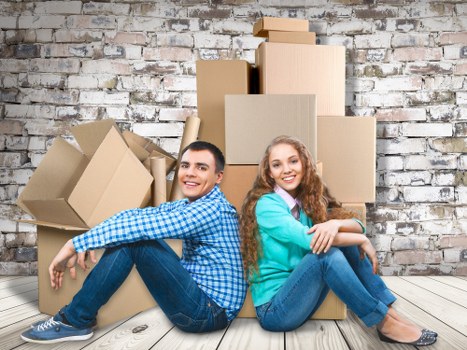 Mobile self storage unit delivered in Shoreditch for convenient loading